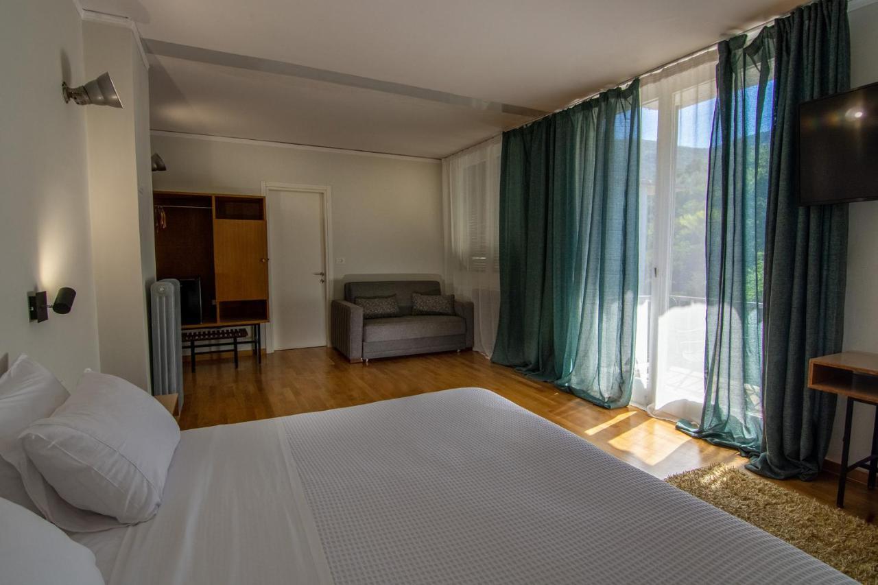 Theoxenia Hotel Андрицена Экстерьер фото